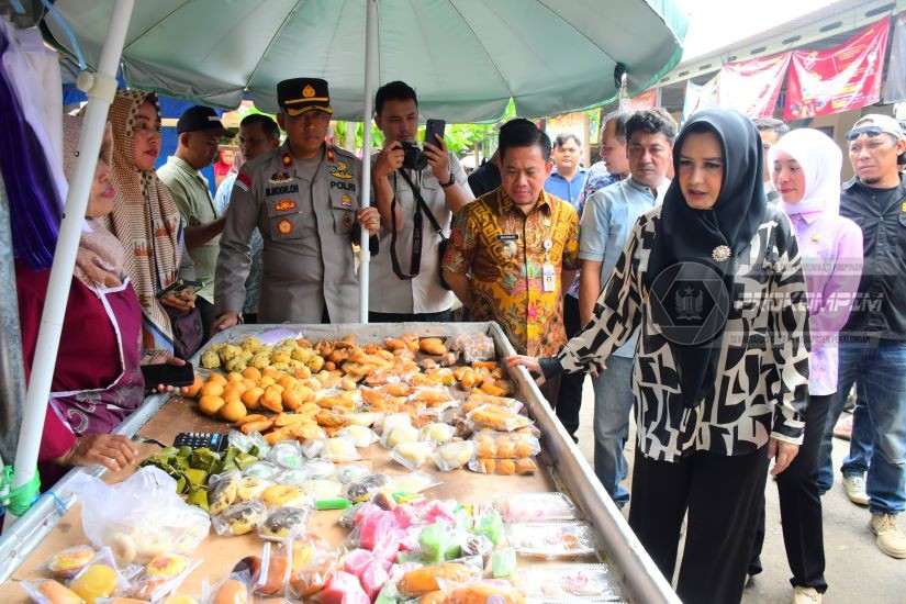 Jelang Lebaran, Bupati Pekalongan Turun Langsung Meninjau Pasar Tradisional