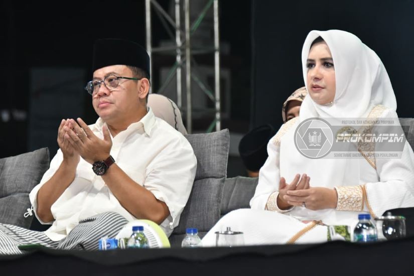 Ribuan Warga Hadiri Pekalongan Bersholaw,..