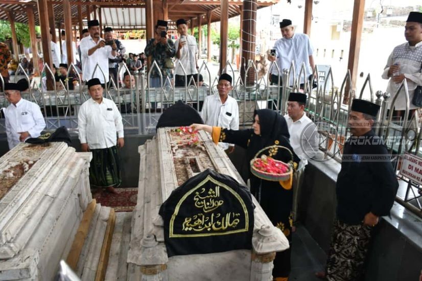 Ziarah Hari Santri, Bupati Fadia Harap B,..