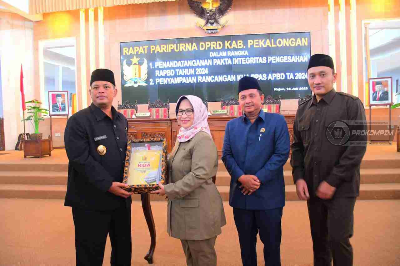 Bupati Pekalongan Sampaikan Rancangan KUA PPAS 2024 Kepada DPRD