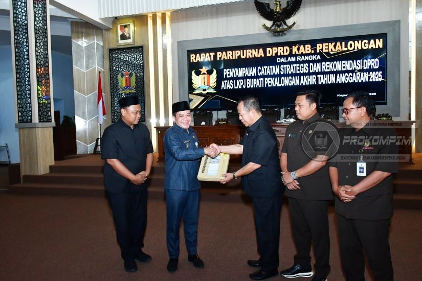 Plt. Bupati Sukirman Hadiri Paripurna Pe,..