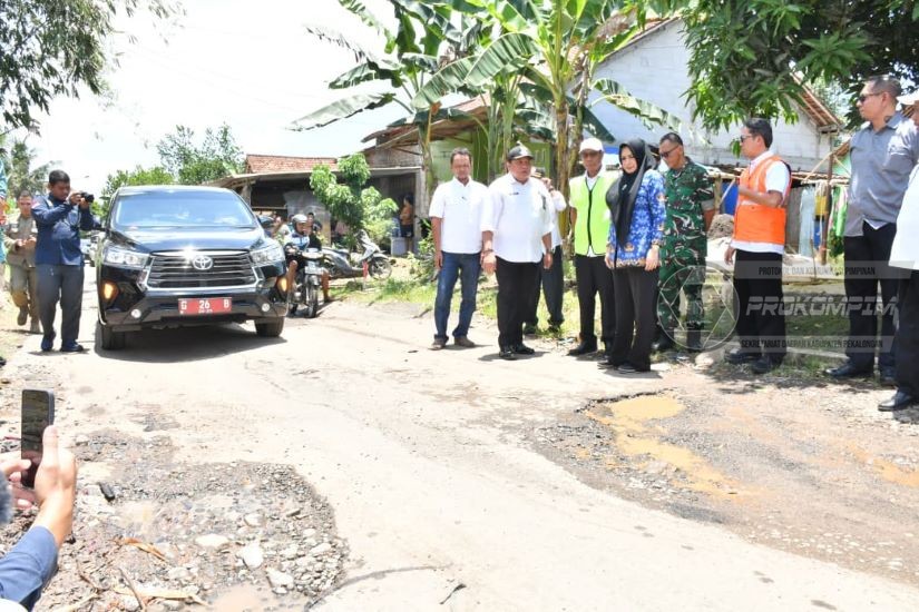Tinjauan Jalan Rusak, Bupati Fadia Minta,..