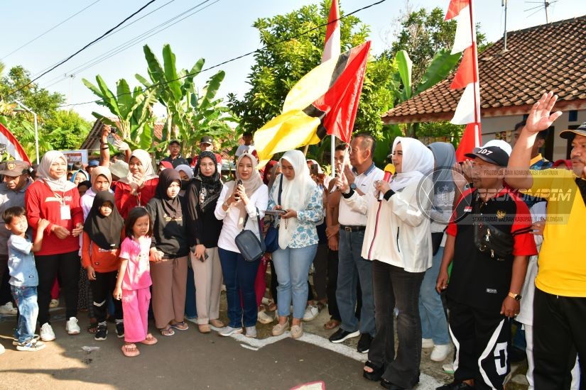 Bupati Fadia Lepas Peserta Jalan Sehat HUT RI Desa Legokgunung