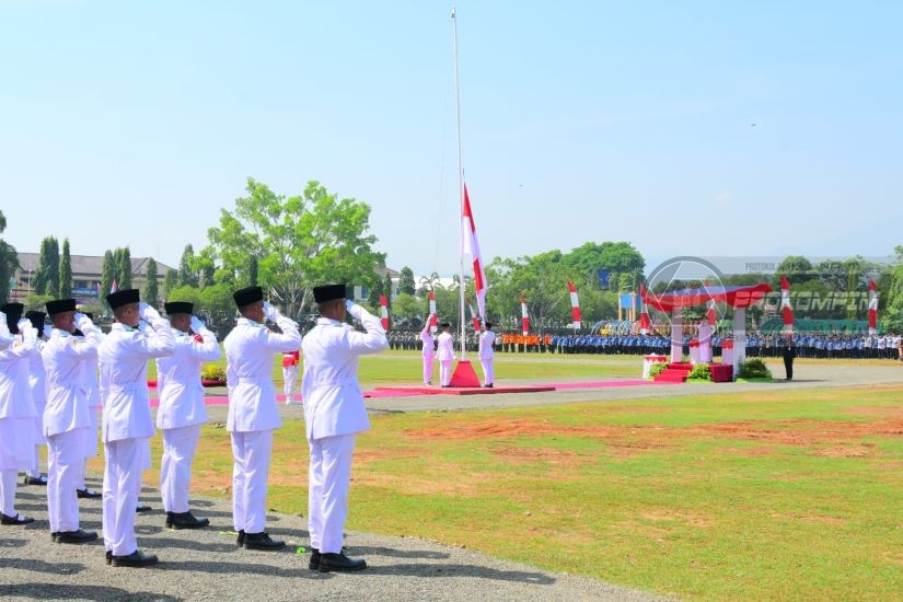 Upacara HUT Ke-79 RI di Alun-Alun Kajen, Bupati Fadia Sampaikan Pesan Persatuan