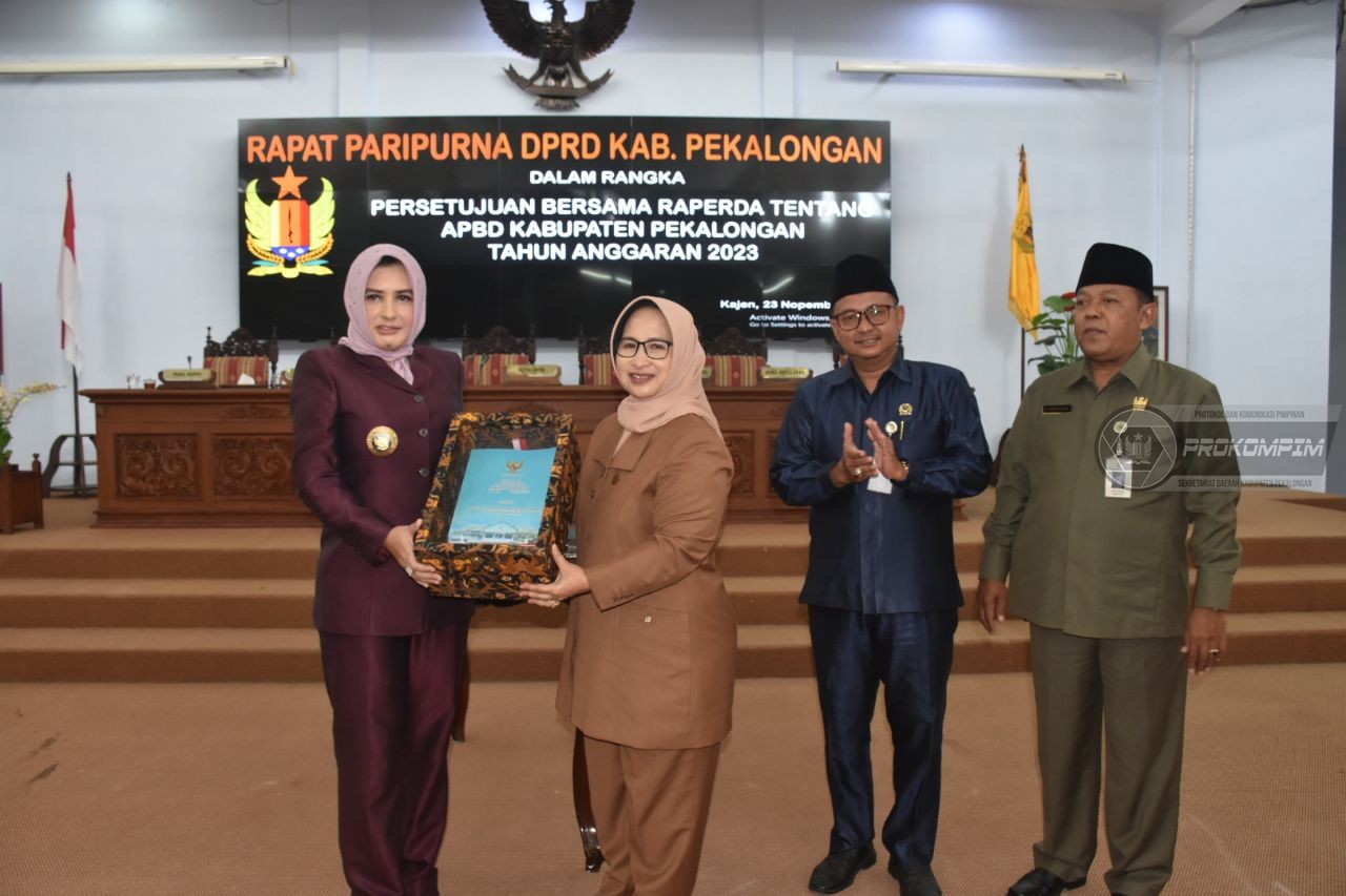 Bupati Dan DPRD Setujui Bersama Raperda APBD Kabupaten Pekalongan Tahun 2023