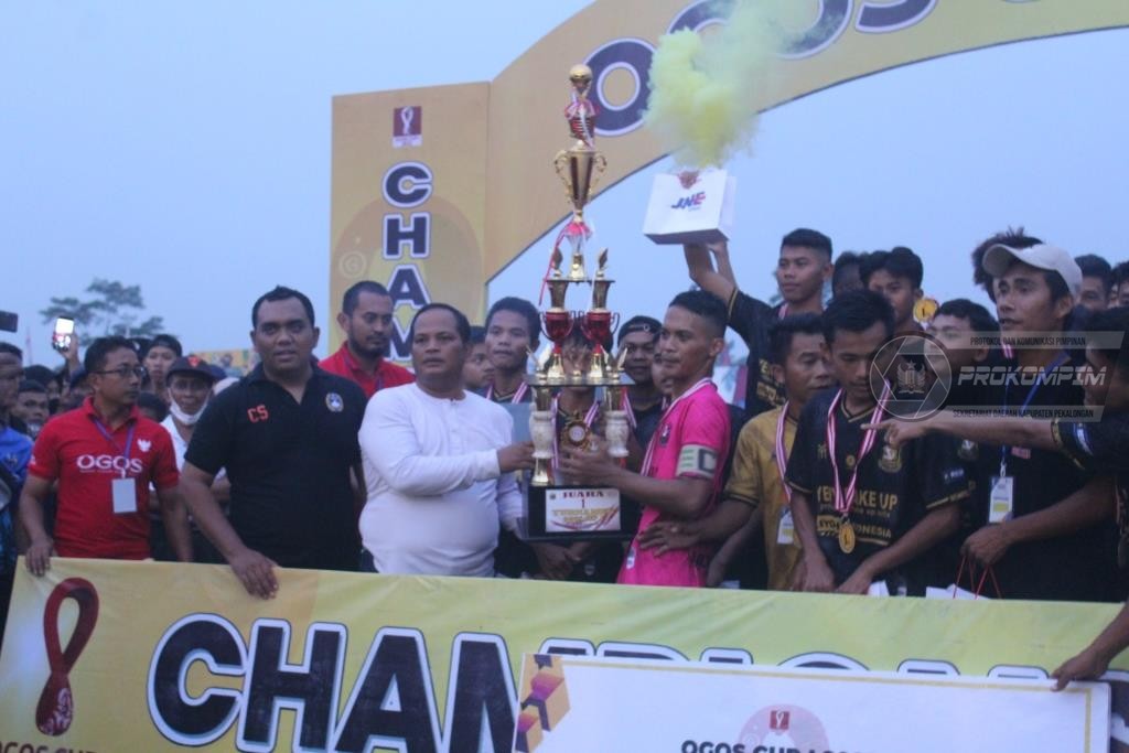 Final Turnamen OGOS CUP I Disaksikan Ribuan Penonton -Dempel City FC Menangi Pertandingan 