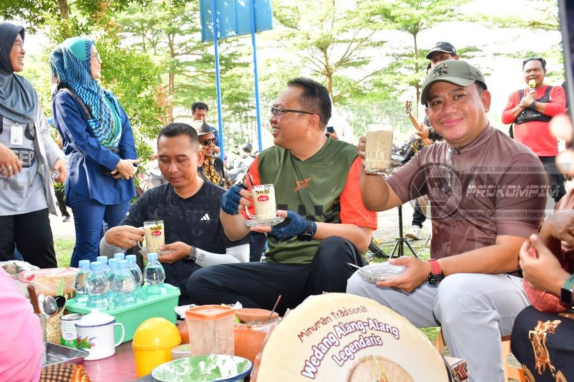  Ngopi Bareng Bakul Jajan, Plt. Bupati S,..