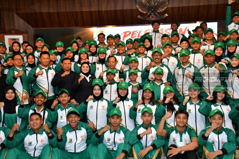 Plt. Bupati Sukirman Lepas Kontingen Kab,..
