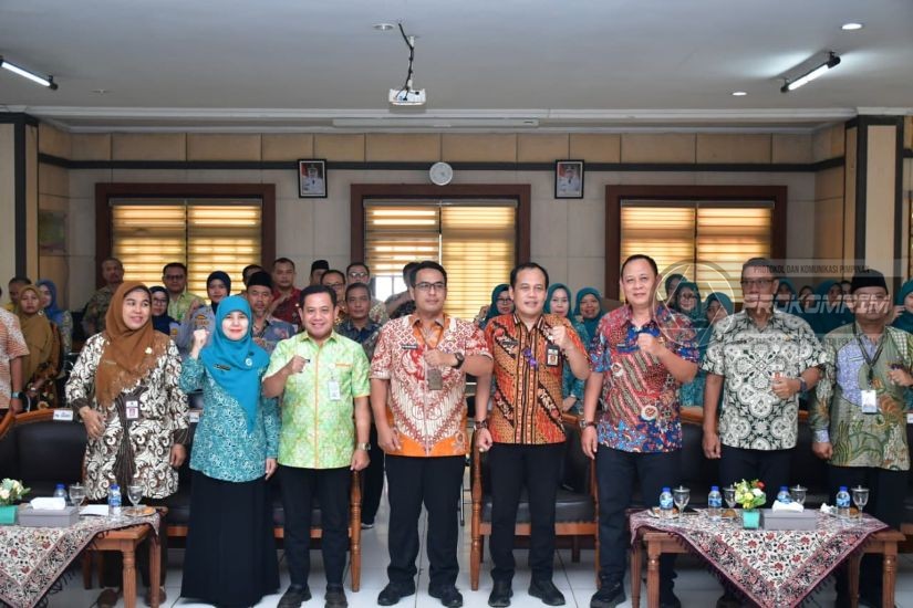 Buka Rapat Konsultasi PKK, Plt. Bupati S,..