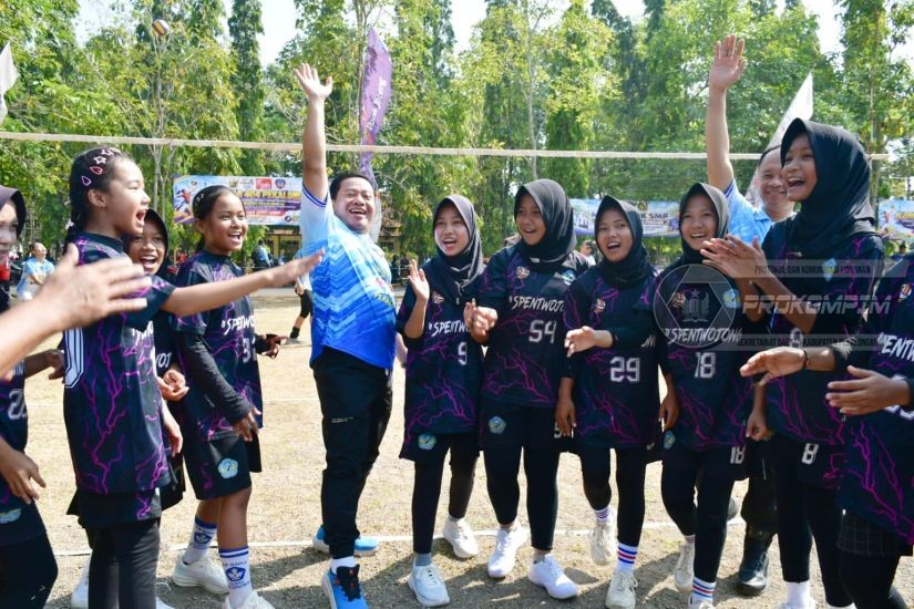 Plt. Bupati Sukirman Buka Kejuaraan Bola,..