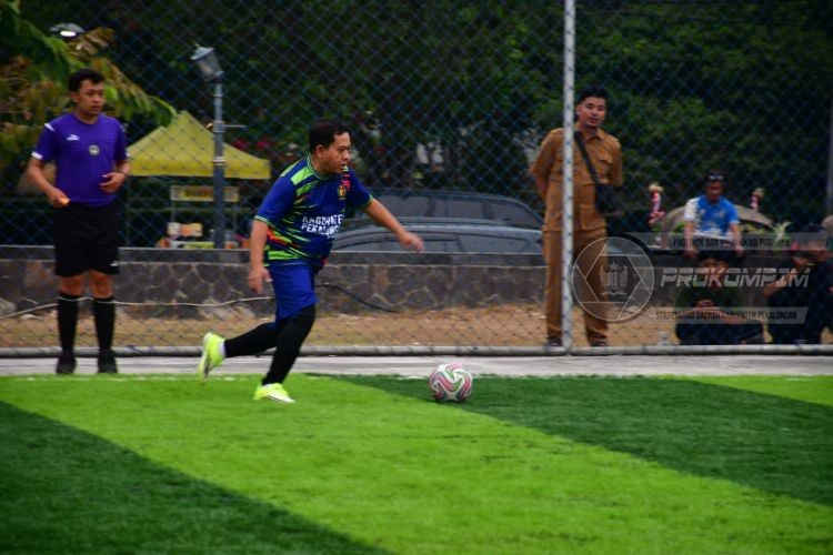 Plt. Bupati Sukirman Resmikan Lapangan S,..