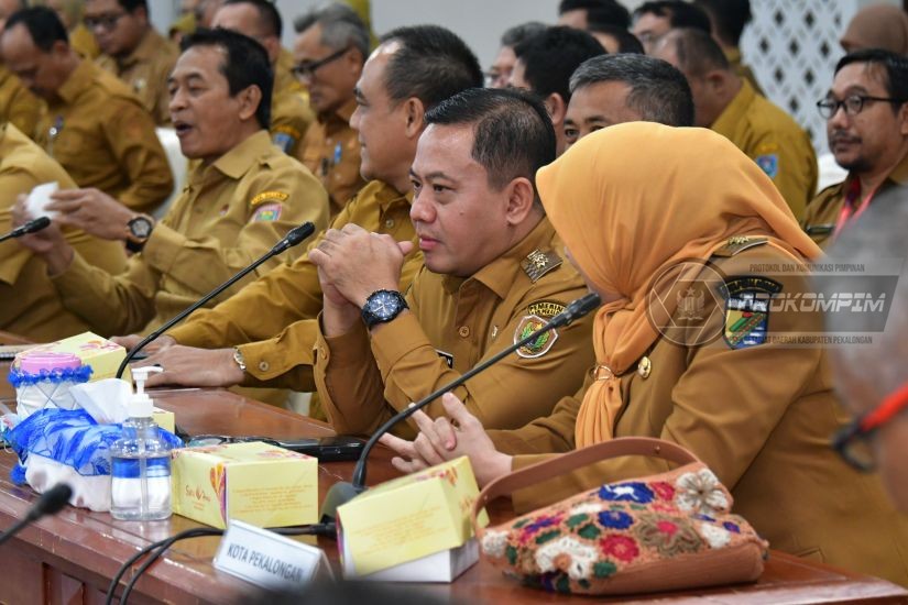Plt. Bupati Sukirman Ikuti Pengarahan Gu,..