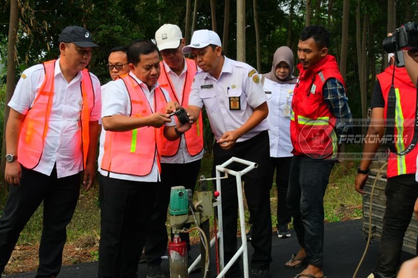 Plt. Bupati Sukirman Cek Progress Pemban,..