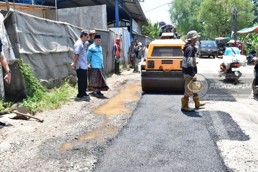 Plt. Bupati Pekalongan Sukirman Tinjau P,..