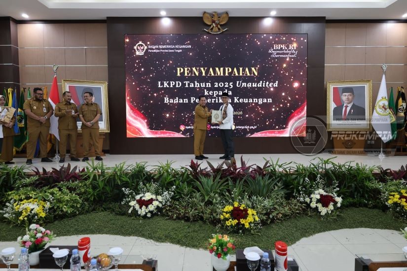 Plt. Bupati Sukirman Serahkan LKPD 2025 ,..