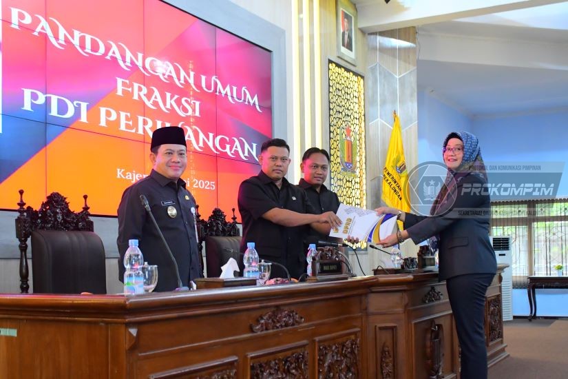 Wabup Sukirman Hadiri Paripurna Penyampa,..