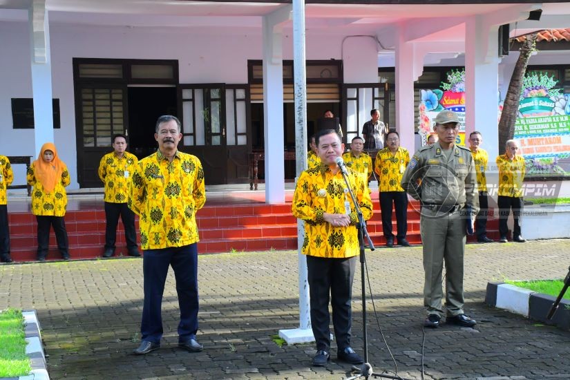 Hari Pertama Berkantor, Wabup Sukirman Pimpin Apel Pagi di Sekretariat Daerah